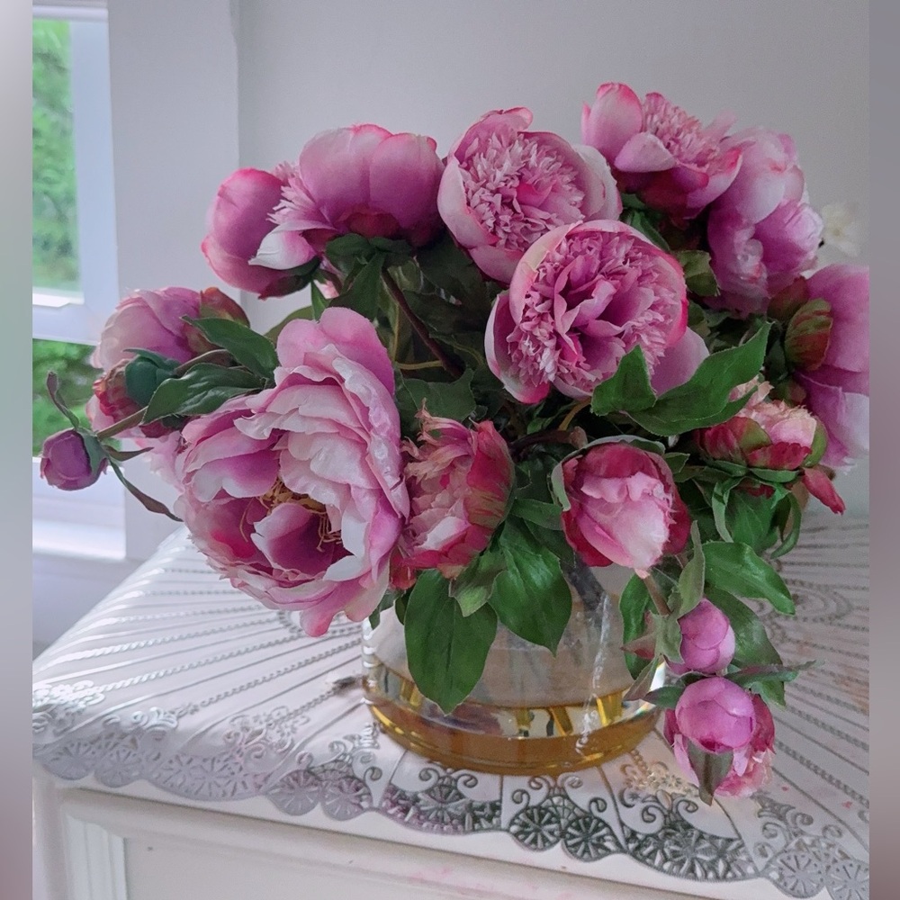 Peonies Elegant Pink Floral Arrangement in Glass Vase Pink Peonies - Picture 6 of 9